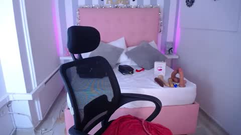 lunna_boobs20 online show from 11/15/25, 05:27