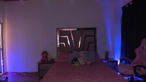 LUNA ROSE online show from 06/17/26, 12:24