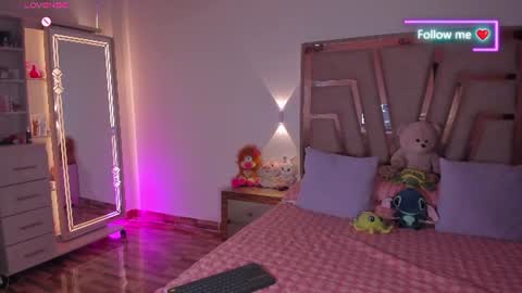Snapshot of lunna_roosee chatting on 06/20/26, 01:52 LUNA ROSE online show from 06/20/26, 01:52