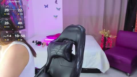 Snapshot of lunoox_ chatting on 02/26/26, 01:15 LunoxLili online show from 02/26/26, 01:15