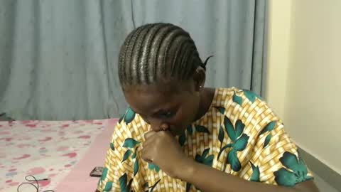 luo_queen online show from 09/15/25, 01:44