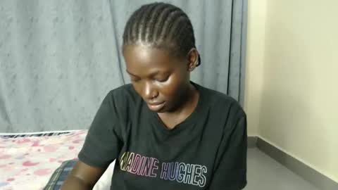 luo_queen online show from 09/21/25, 01:40