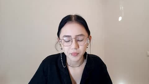 Snapshot of lupefaulker chatting on 04/25/26, 01:41 Roxie online show from 04/25/26, 01:41
