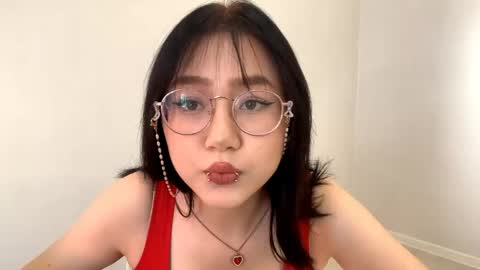 Snapshot of lupefaulker chatting on 04/30/26, 01:06 Roxie online show from 04/30/26, 01:06