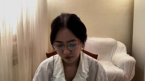 Snapshot of lupefaulker chatting on 05/11/26, 01:06 Roxie online show from 05/11/26, 01:06