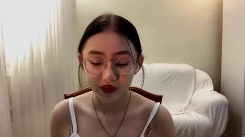 Snapshot of lupefaulker chatting on 05/27/26, 01:08 Roxie online show from 05/27/26, 01:08
