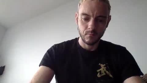 Snapshot of lupine_666 chatting on 10/19/25, 11:11 Lupine online show from 10/19/25, 11:11