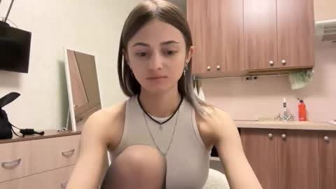 Snapshot of lurlineoline chatting on 11/03/25, 05:03 May online show from 11/03/25, 05:03