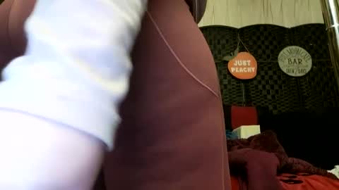 Snapshot of lusciouslibra82 chatting on 02/26/25, 08:59 .Clarissa. Follow me on Instagram   miss buns  online show from 02/26/25, 08:59