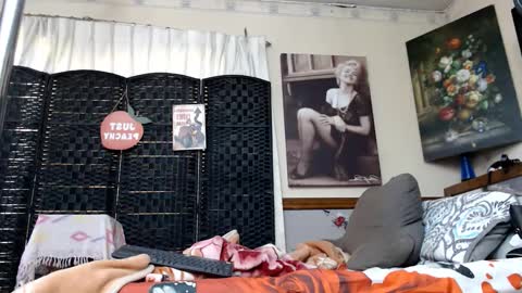 Snapshot of lusciouslibra82 chatting on 09/08/25, 11:59 .Clarissa. Follow me on Instagram   miss buns  online show from 09/08/25, 11:59