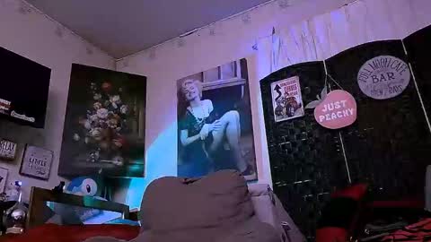 Snapshot of lusciouslibra82 chatting on 01/15/26, 01:05 .Clarissa. Follow me on Instagram miss buns online show from 01/15/26, 01:05