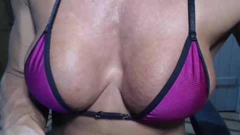 Snapshot of lusexyhot chatting on 01/08/25, 02:46 lusexyhot online show from 01/08/25, 02:46