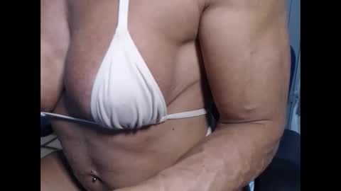 Snapshot of lusexyhot chatting on 01/11/25, 01:59 lusexyhot online show from 01/11/25, 01:59