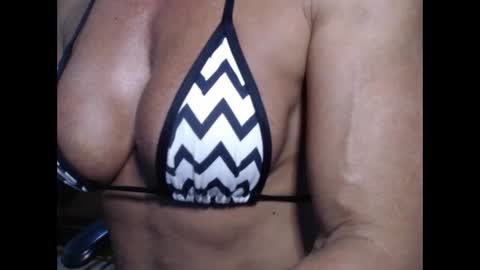 Snapshot of lusexyhot chatting on 01/31/25, 04:14 lusexyhot online show from 01/31/25, 04:14