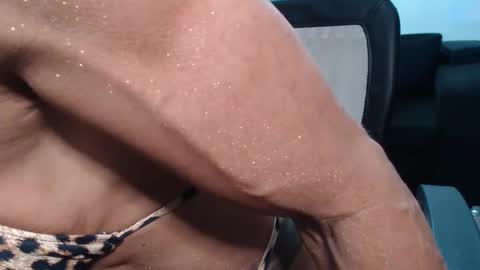 Snapshot of lusexyhot chatting on 03/03/25, 12:37 lusexyhot online show from 03/03/25, 12:37