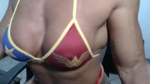 Snapshot of lusexyhot chatting on 09/17/25, 01:40 lusexyhot online show from 09/17/25, 01:40