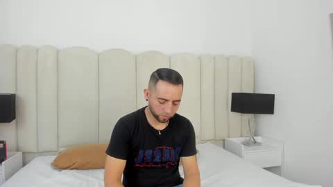 Snapshot of lushian_luna chatting on 05/20/26, 04:13 Lushian And Luna online show from 05/20/26, 04:13