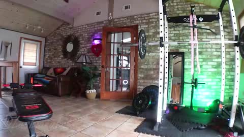 Snapshot of lushianafitness chatting on 11/14/25, 03:33 SHOWS ALL MONDAY WEDNESDAYFRIDAYSATURDAY IN THE MORNING online show from 11/14/25, 03:33