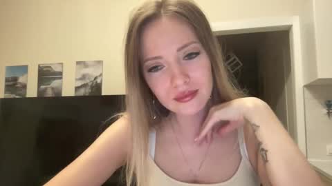 Snapshot of lusiluv chatting on 10/14/25, 07:14 lusiluv online show from 10/14/25, 07:14