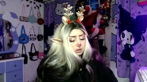 Snapshot of lussyevans_ chatting on 12/19/25, 07:04 lussyevans_ online show from 12/19/25, 07:04