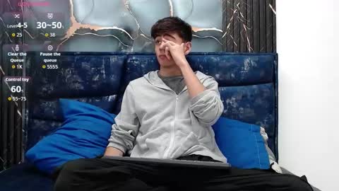 Snapshot of lust_demian chatting on 02/18/26, 12:01 lust_demian online show from 02/18/26, 12:01