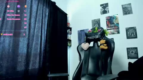 Snapshot of lust_ink chatting on 05/19/26, 03:29 cristal online show from 05/19/26, 03:29