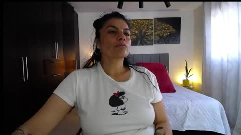 Snapshot of lust_mom chatting on 05/09/26, 06:57 Angela 3 online show from 05/09/26, 06:57