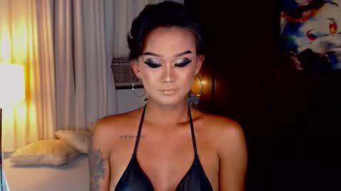 Snapshot of lustfulltrans chatting on 05/04/26, 04:25 AdriannaFowks online show from 05/04/26, 04:25
