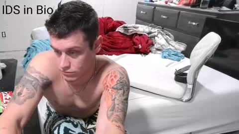 Snapshot of lustlivenow chatting on 09/10/25, 11:27 GUY --- GIRL online show from 09/10/25, 11:27