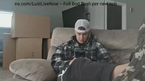 Snapshot of lustlivenow chatting on 02/25/26, 08:40 GUY --- GIRL online show from 02/25/26, 08:40