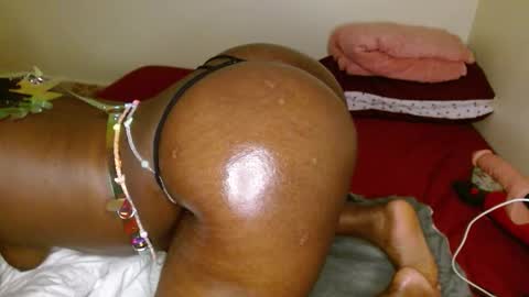 lustrous-choco online show from 02/18/26, 01:23