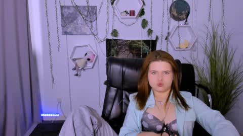 Snapshot of lusy_puff chatting on 12/14/24, 04:09 lusy_puff online show from 12/14/24, 04:09