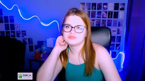 Snapshot of lusy_puff chatting on 03/02/25, 04:42 lusy_puff online show from 03/02/25, 04:42