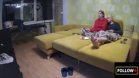 luuvteam online show from 10/30/25, 08:42