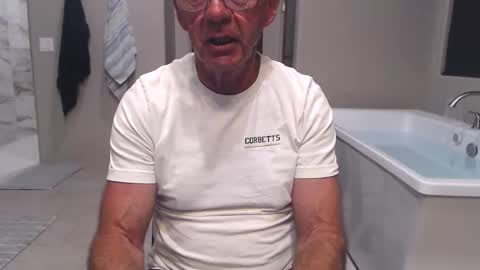 luv_missle online show from 04/25/26, 06:38