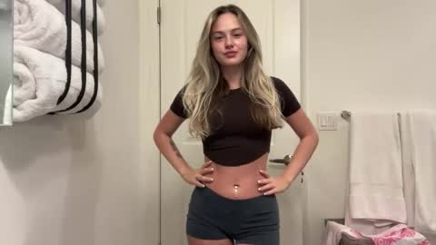 Aimee online show from 11/25/25, 04:51