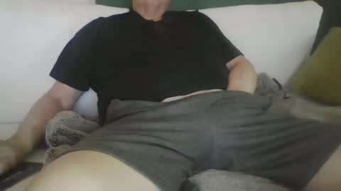 Snapshot of luvbigtits271 chatting on 06/26/26, 11:03 luvbigtits271 online show from 06/26/26, 11:03
