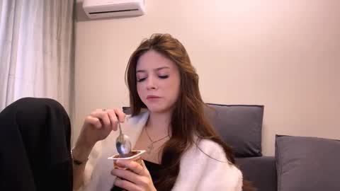 Adele online show from 02/19/26, 08:32