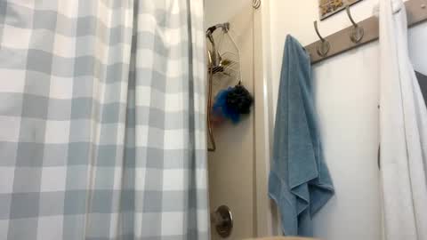 Snapshot of luvtobenude21 chatting on 10/15/25, 11:32 Joe and Sarah online show from 10/15/25, 11:32