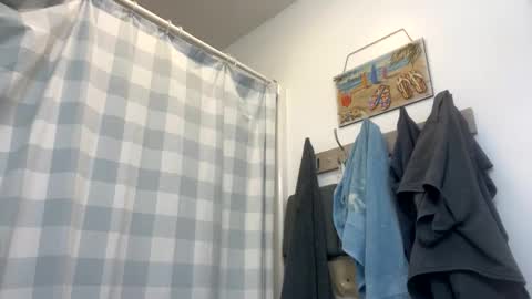 Snapshot of luvtobenude21 chatting on 11/13/25, 12:26 Joe and Sarah online show from 11/13/25, 12:26