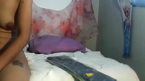 Bee Bee online show from 11/23/25, 02:33