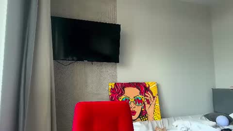 Snapshot of lux_angel chatting on 06/25/26, 11:53 lux_angel online show from 06/25/26, 11:53