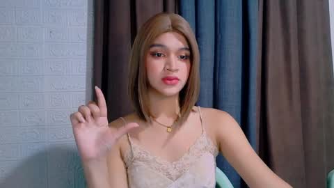 queen lux online show from 04/04/26, 01:52