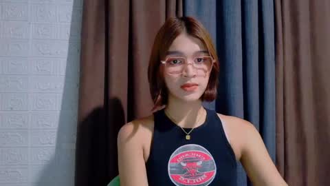 queen lux online show from 04/27/26, 02:15