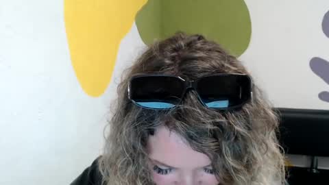 Snapshot of luxdonna chatting on 06/15/26, 09:00 Donna online show from 06/15/26, 09:00