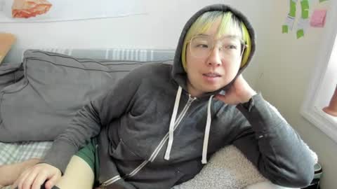 Snapshot of luxgray chatting on 06/09/26, 02:39 LuxGray online show from 06/09/26, 02:39