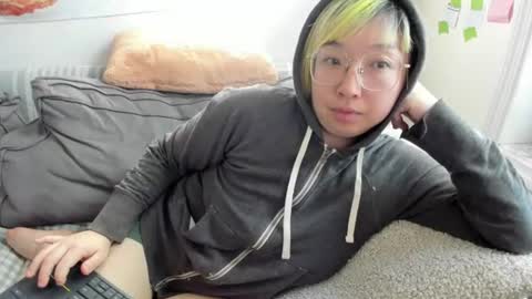 Snapshot of luxgray chatting on 06/15/26, 12:18 LuxGray online show from 06/15/26, 12:18