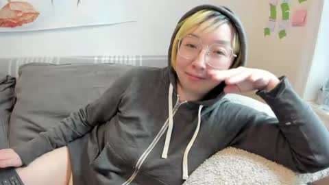 Snapshot of luxgray chatting on 06/19/26, 07:50 LuxGray online show from 06/19/26, 07:50