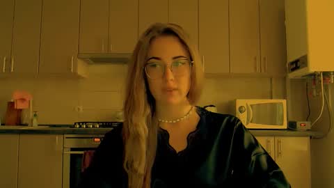 Katie online show from 09/12/25, 06:35