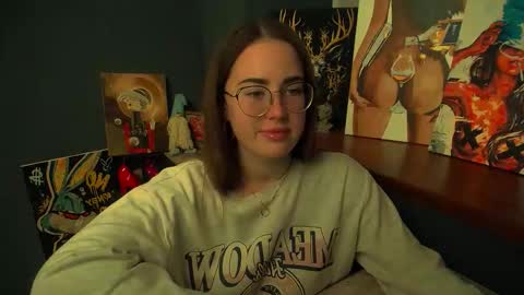 Snapshot of luxie_queen chatting on 04/23/26, 02:30 Katie online show from 04/23/26, 02:30